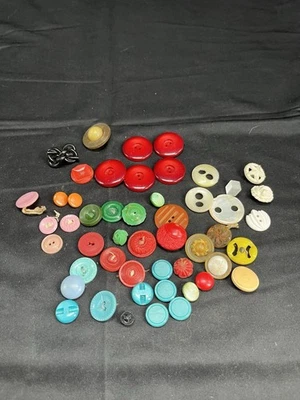Lot 50 Antique Vintage Celluloid Plastic Buttons Pink Red Blue Green Black - Image 1 of 3