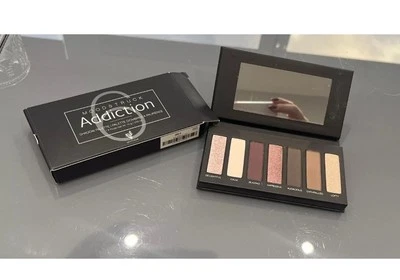 💜Younique Moodstruck Addiction Shadow Palette 6 💜 - Image 1 of 4