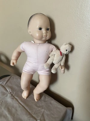Muñeca American Girl Bitty Baby pelo oscuro, vintage CON oso pequeño Foto 1 de 4