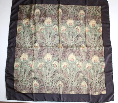 Liberty Of London 100% Seda Hera Pavo Real Gris 35" Bufanda Cuadrada Dobladillo Enrollado a Mano Foto 1 de 4