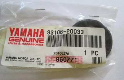 Yamaha Rear Wheel Oil Seal RZ350, TTR125, YZ80 93106-20033 Foto 1 de 4
