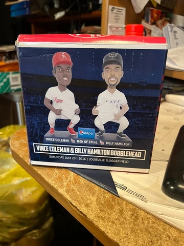 VINCE COLEMAN & BILLY HAMILTON-----LOUISVILLE BATS ----SGA----BOBBLEHEAD---2016 Cover