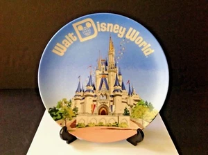 VTG Walt Disney World DISNEYLAND SLEEPING BEAUTY Castle 9-3/8’’ Decorative Plate - Picture 1 of 4