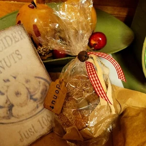 Primitive Farmhouse Faux Halloween Fall Cider Mill Cinnamon Sugar Donut -single - Picture 1 of 4