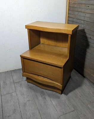 Vintage Harmony House Mid Century Modern Art Deco Oak End Table Nightstand - Image 1 of 4