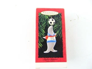 Hallmark Keepsake Decorazione Natalizia Perfetto Equilibrio Palla Giri - Foto 1 di 7
