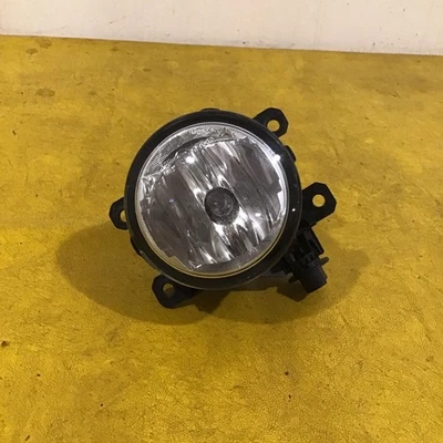 Luz antiniebla halógena delantera izquierda o derecha Fiat 500 2015 2016 2017 OEM 89211690 Mopar Foto 1 de 4