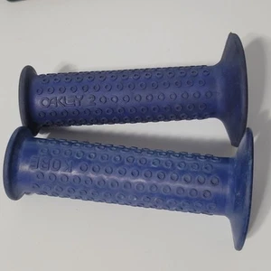 old school  NOS  blue Single grips Oakley 2 Kobe BMX bike NOT A PAIR - Picture 1 of 11