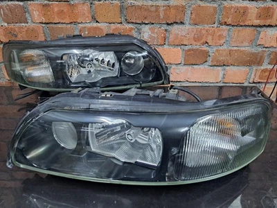 GENUINO VOLVO V70 2001-2003 XENÓN VIDRIO OCULTO FAROS FAROS PAR DE LÁMPARAS Foto 1 de 4