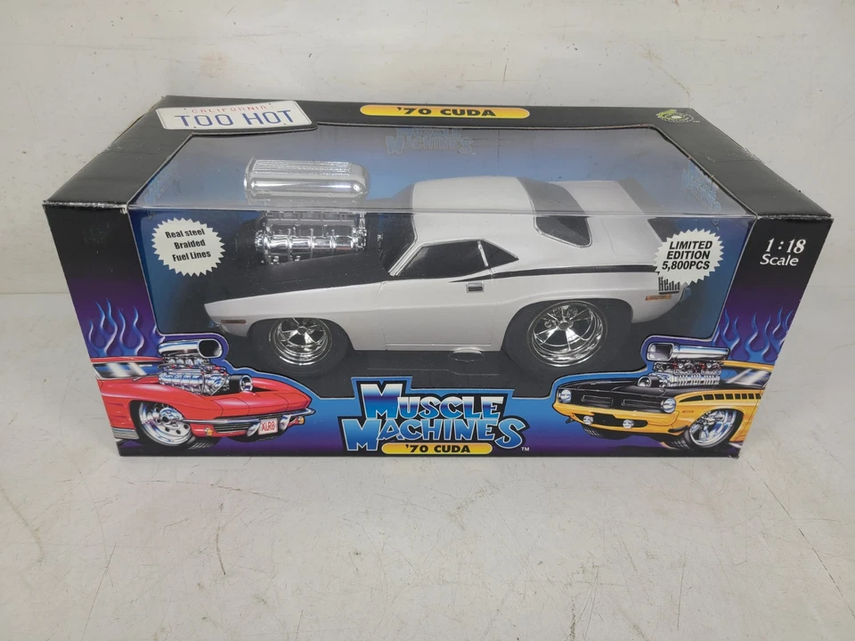 (NEW) Muscle Machines 1/18 Limited Edition White '70 Plymouth Cuda White Black - Image 1 of 4