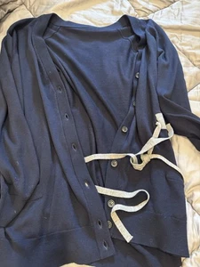 Cárdigan de lana Prada azul marino con corbata de cintura tejida plateada única - talla IT 42 / US 6-8 - Imagen 1 de 9