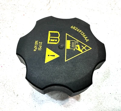 Jeep Grand Cherokee 2016-2025 tapa de botella de recuperación de refrigerante OEM Foto 1 de 4