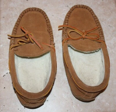 Vineyard Vines Boys 6M Brown Leather Lined Slippers - Image 1 of 4