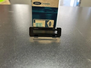 6195964 Supporto inferiore convogliatore aria ventola Ford Fiesta 1989-1996 - Imagen 1 de 4