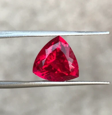 Lab Grown Ruby Corundum Trillion Shape Faceted Loose gemstone 12X7.7 mm 7.55 Cts - Image 1 of 4