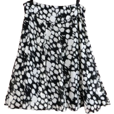 SK04513- JONES носить женщин полиэстер плиссированные расклешенный юбка Geo черный размер 14 - Изображение 1 из 4