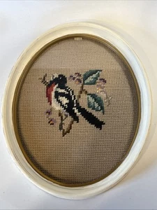 Vintage Needlepoint Bird In Oval Framed 10.75” x 8.5” x 1 1/8” - Picture 1 of 7