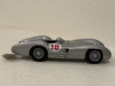 Mercedes-Benz W196R 1954 Franklin Mint #18 Silver Racer/1992 escala 1/24 Foto 1 de 4