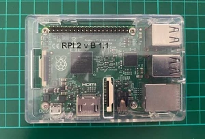 Raspberry Pi 2 Model B v1.1 – 1GB RAM Quad-Core 900MHz – Clear Case + Feet - Afbeelding 1 van 4