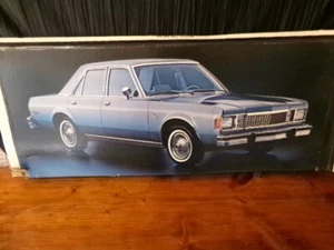 Letrero litográfico promocional publicidad Plymouth Volare sala de exposición concesionario de automóviles vintage - Imagen 1 de 8