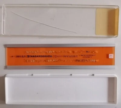 Zeichen- / Schriftschablone Standardgraph 261/2,5 kursiv, DIN 6775, gebraucht - Bild 1 von 4