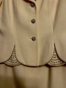 Albert Nipón Evening Embroidery Set - Picture 1 of 6