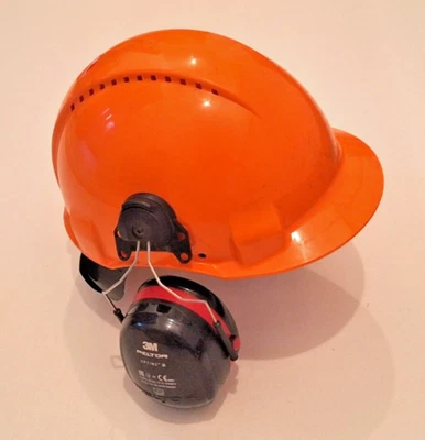 Schutzhelm mit Gehörschutz 3M Peltor Baustelle Forst Waldarbeit Helm Arbeitshelm - Bild 1 von 3