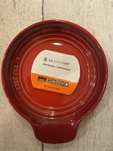 Le Creuset 6” Enamel Signature Stoneware Spoon Rest, Cerise/Cherry Red NWT - Picture 1 of 4