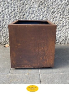 Corten planter vase architecture street furniture terrace vase flowers design 50x50 - Picture 1 of 2
