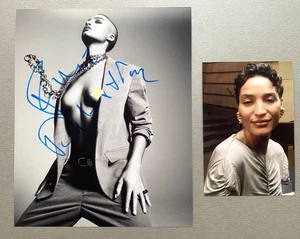 INDYA MOORE Foto Original En Persona 20x25 Autógrafos consignas + Foto - Imagen 1 de 1