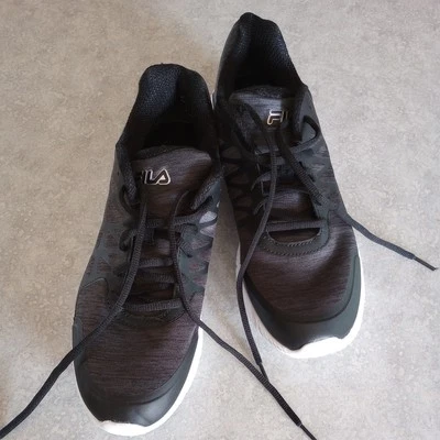 Zapatilla deportiva Fila para mujer 6 Memory Finity gris espuma negra talla 11 Foto 1 de 4