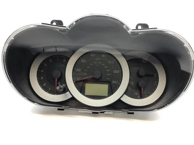 Cuadro de instrumentos velocímetro Toyota Rav4 2006-08 4 cilindros 8380042C31 160 k Foto 1 de 4