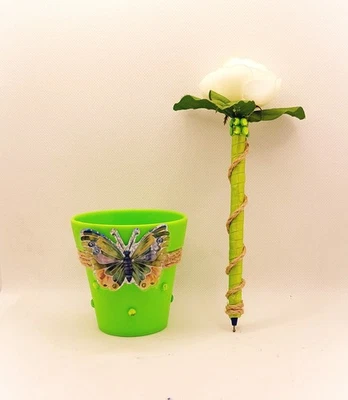 Juego de bolígrafos verde lima con organizador de maceta decorativa verde lima pequeña Foto 1 de 4