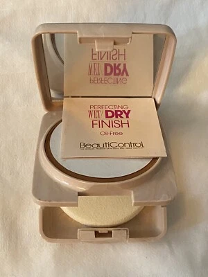 BeautiControl Perfecting Wet/Dry Finish Foundation Toffee Powder .53oz Compact - Image 1 of 3