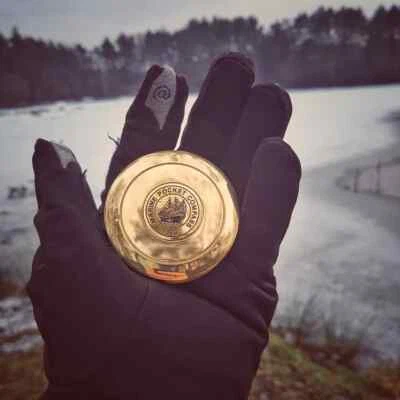 Латунный компас Robert Frost стихотворение с кожаный чехол дорога не взял карман Mari - Изображение 1 из 4