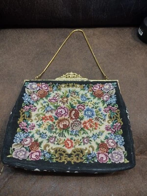 Bolsa clutch retrô vintage anos 80/90’s preta tapeçaria floral Cottage Core Prairie  - Imagem 1 de 4