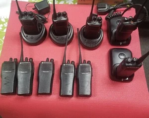 MOTOROLA 2 WEGE FUNKGERÄTE SET 8 X CP200 2 X XPR6100 - Bild 1 von 4