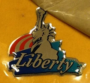 original Renault Twingo I C06_ Monogram Liberty Logo Emblem Kotflügel Links !RAR - Bild 1 von 3