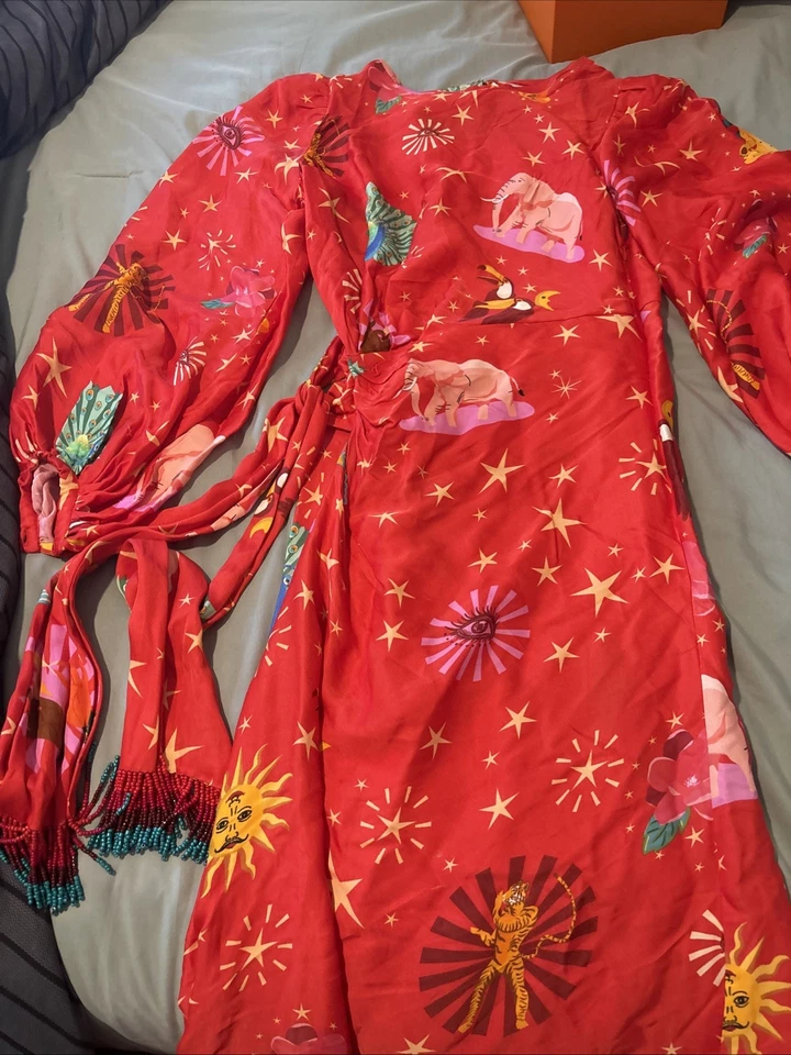 Vestido midi FARM RIO: “Tropical Zodiac” manga poeta corbata lateral imitación envoltura talla S (ROJO) Foto 1 de 4