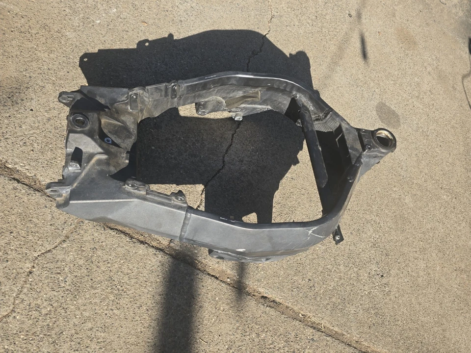 Honda Cbr954rr 2002 cuadro chasis sin TTL LEER PISTA TRUCO solamente Foto 1 de 4