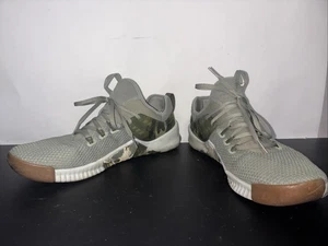 Nike Free Metcon Herren Trainingsschuhe grün Camouflage, Größe 12 kleines Loch seitlicher Absatz - Bild 1 von 8