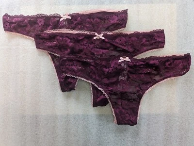 LOTE DE 3 BRAGAS TANGA VICTORIA'S SECRET BODY BY VICTORIA ENCAJE MEDIANAS 11177620 NUEVAS CON ETIQUETAS Foto 1 de 4