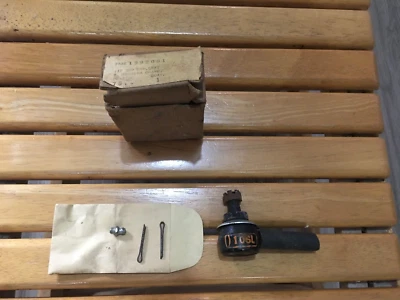 Studebaker 1992081 extremo exterior izquierdo Studebaker Champ 1951-1962 Foto 1 de 4