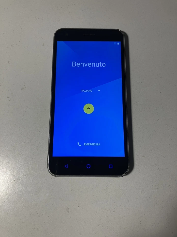 Smartphone Vodafone Smart Ultra 6 4G by ZTE con Blocco Google - Immagine 1 di 4