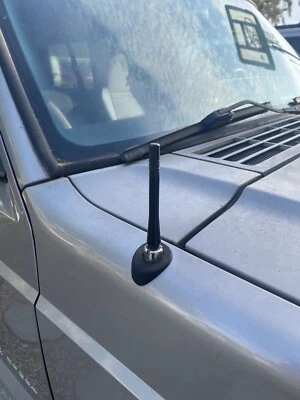 Mástil de antena corto de aluminio negro de 4 pulgadas para Jeep Cherokee 1997-2001 nuevo Foto 1 de 4
