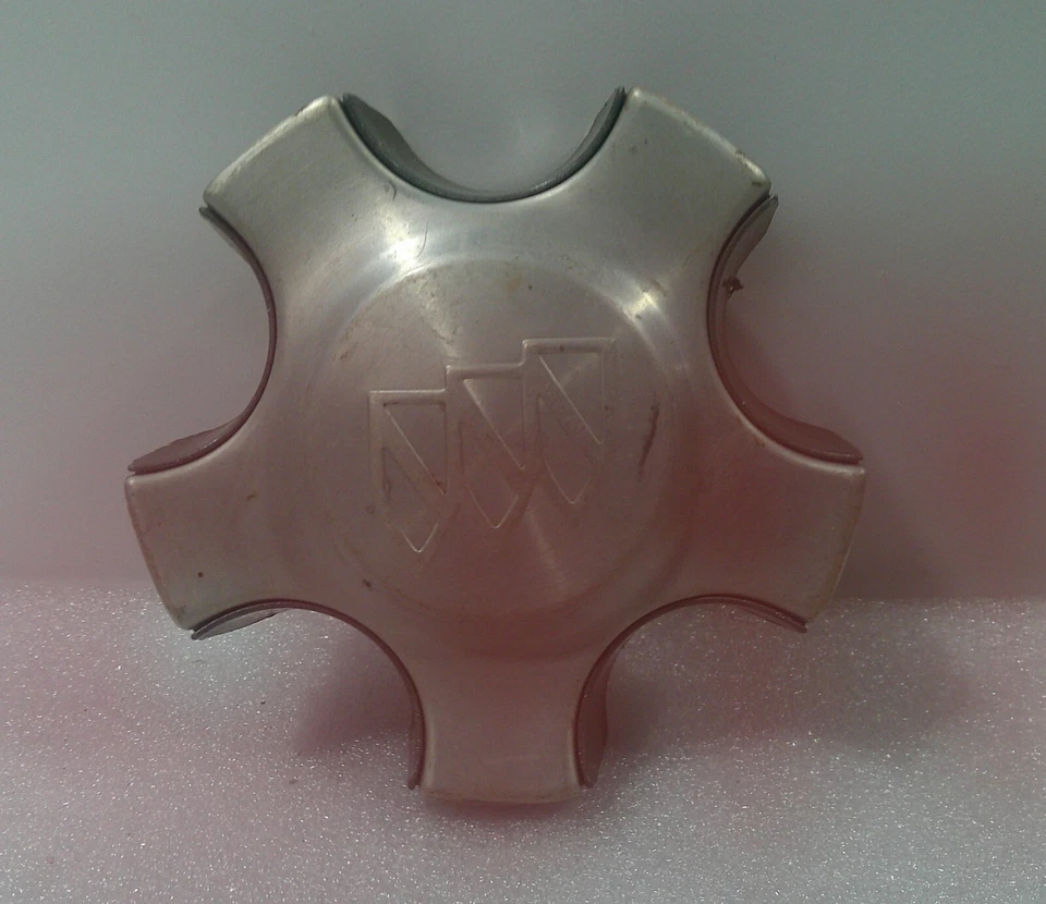 Tapa central Buick Rendezvous 02-07 OEM P/N # 9593778 Foto 1 de 1