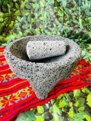 Piedra Molcajete 8 pulgadas Foto 1 de 3