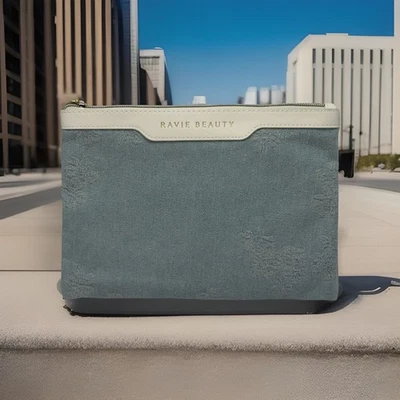 Bolso clutch de mezclilla floral Ravie Beauty Foto 1 de 4