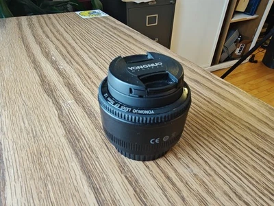 Lente YONGNUO YN35MM EF 35mm f/2 AF MF Foto 1 de 3