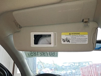 Audi Q7 2015 conductor parasol izquierdo bronceado iluminado usado 426387 87 k millas Foto 1 de 4